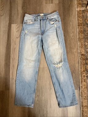 Light Wash Distressed Women's Jeans